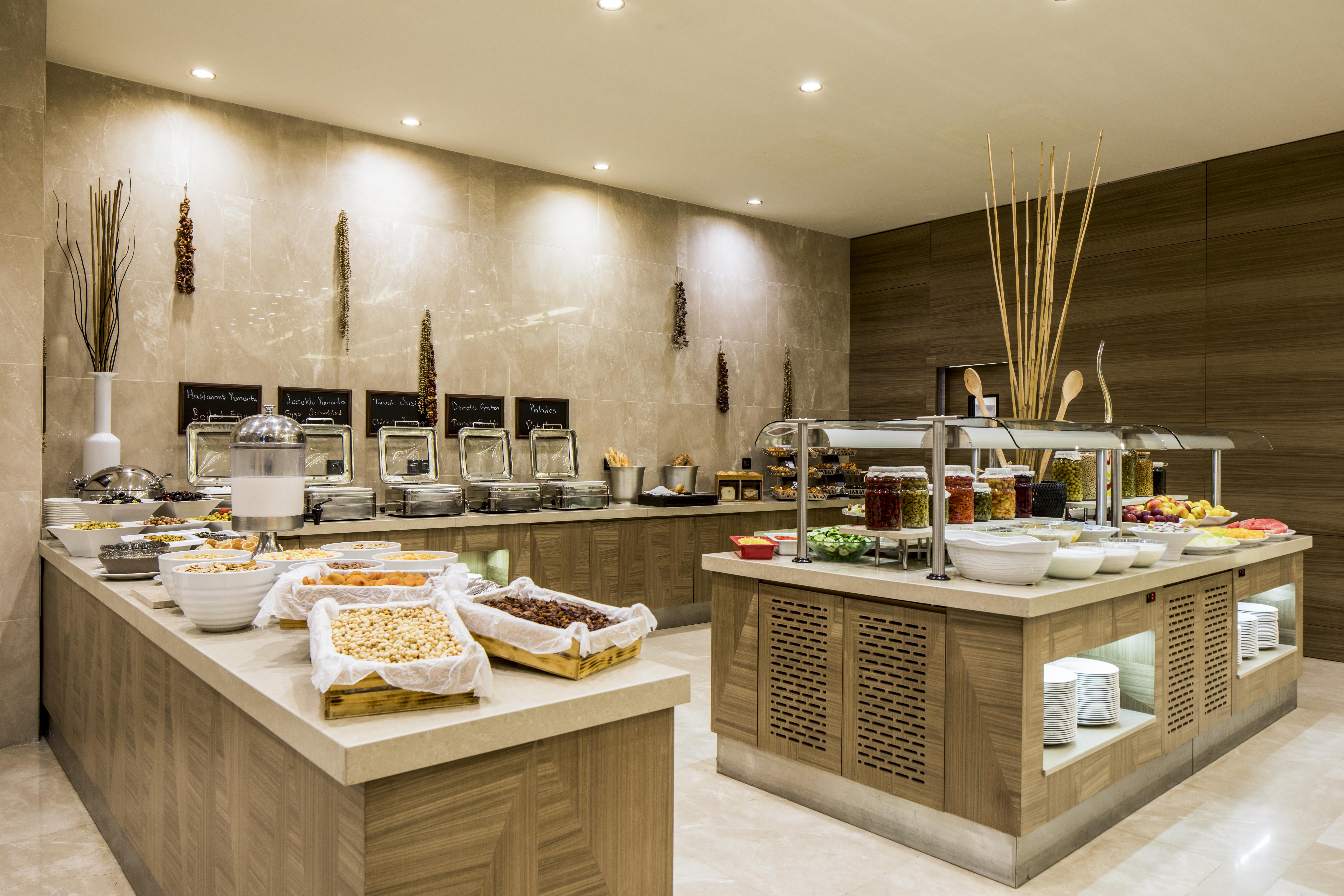 Clarion Hotel Golden Horn Istanbulská provincie Exteriér fotografie The buffet at the hotel