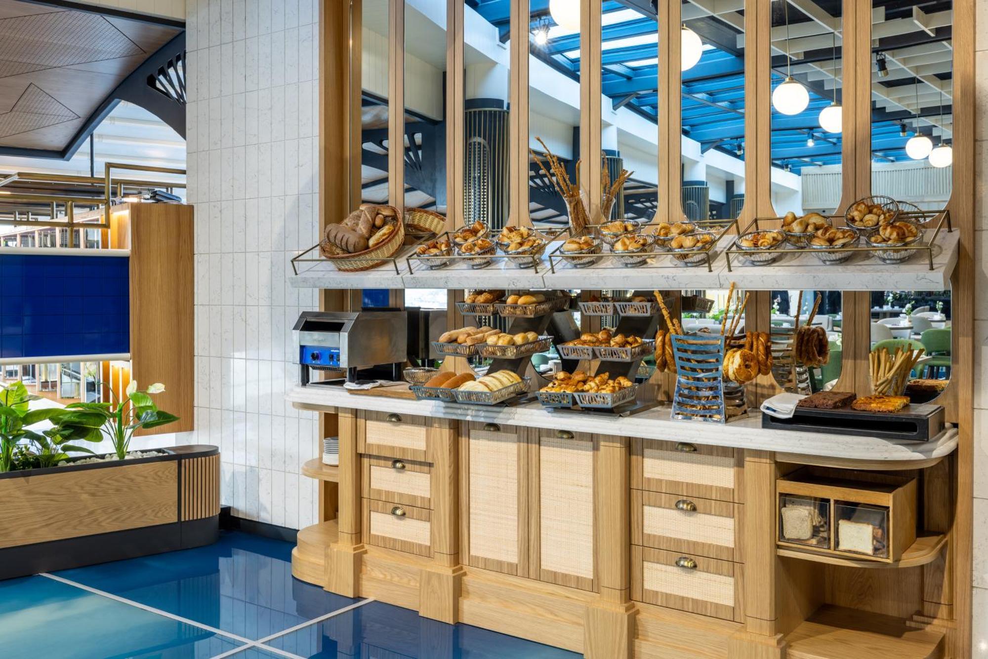 Clarion Hotel Golden Horn Istanbulská provincie Exteriér fotografie The buffet at the lounge