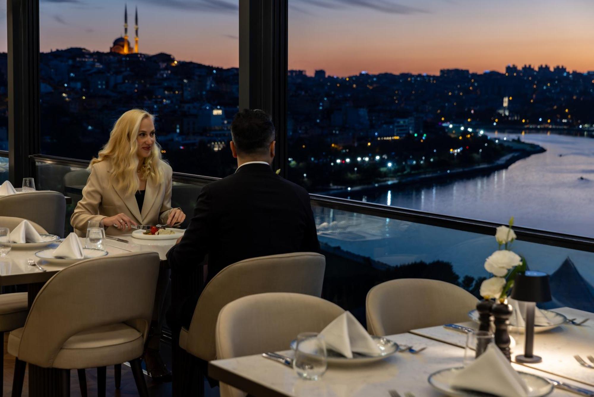 Clarion Hotel Golden Horn Istanbulská provincie Exteriér fotografie The Bosphorus Restaurant